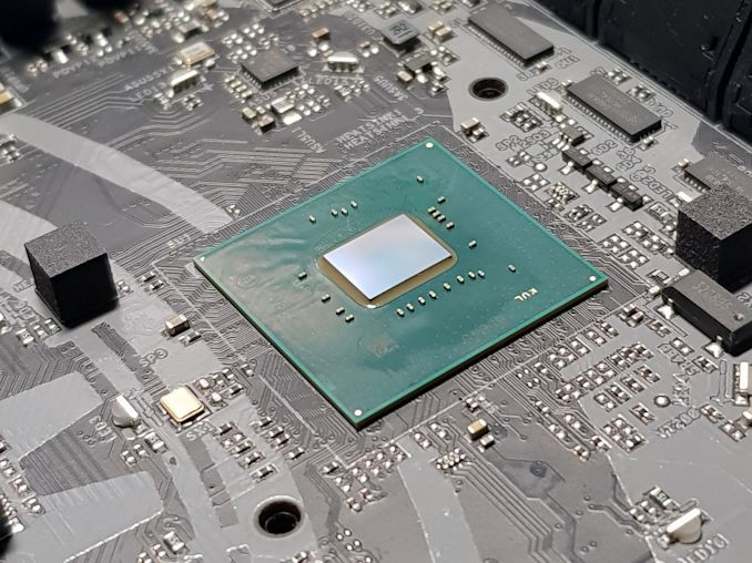 Intel предупреждает заказчиков о прекращении выпуска наборов системной логики 300-й серии